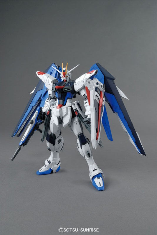 1/100 MG Freedom Gundam Ver.2.0 Bandai 53.19 OEShop