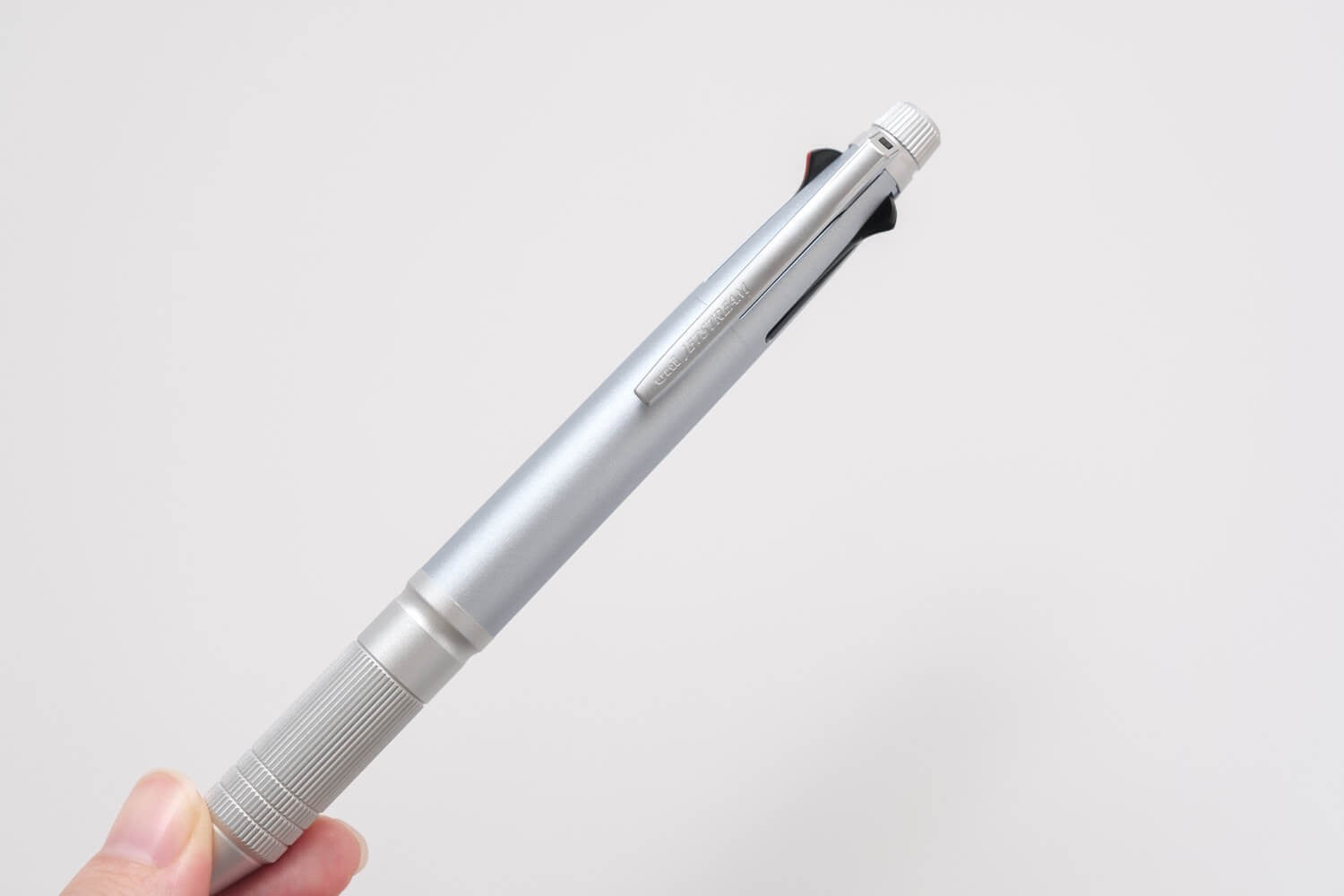 Uni Jetstream 4 +1 Multiple Functions Pen Metal Ice Silver Uni MITSUBISHI PENCIL 22.98 OEShop