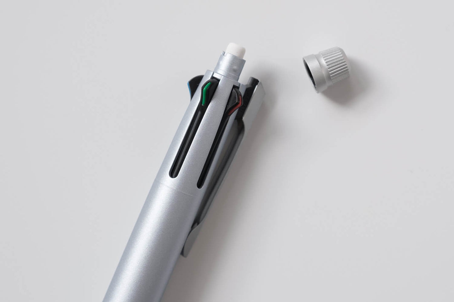 Uni Jetstream 4 +1 Multiple Functions Pen Metal Ice Silver Uni MITSUBISHI PENCIL 22.98 OEShop