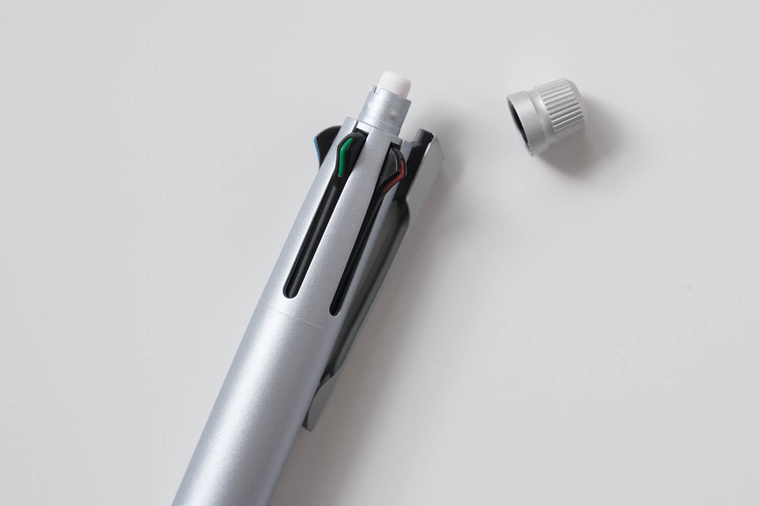 Uni Jetstream 4 +1 Multiple Functions Pen Metal Ice Silver Uni MITSUBISHI PENCIL 22.98 OEShop