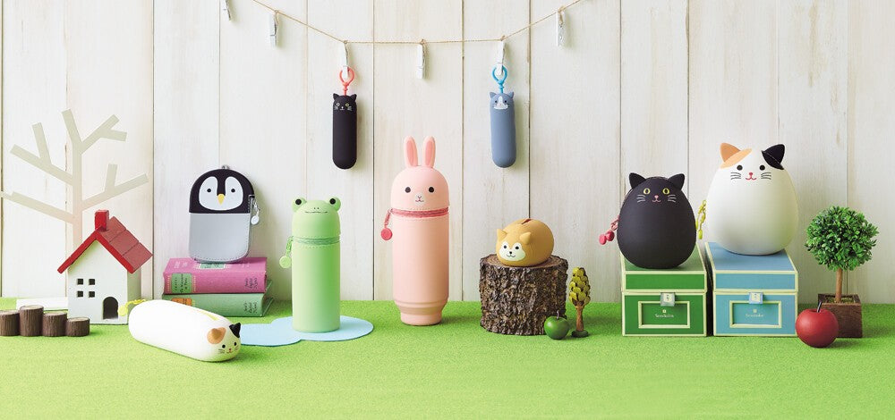 LIHIT LAB PuniLabo Zipper Pouch Egg Shaped - Black Cat A7782-3 LIHIT LAB. 12.98 OEShop