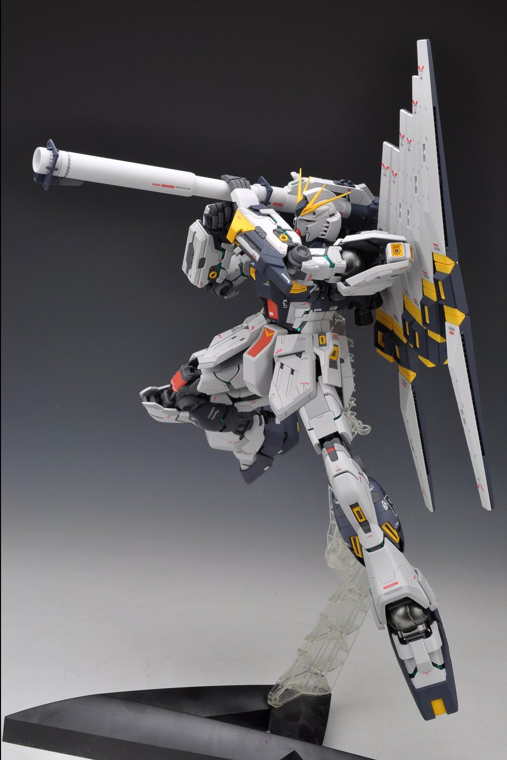 1/100 MG Nu Gundam Ver.Ka Bandai 69.99 OEShop