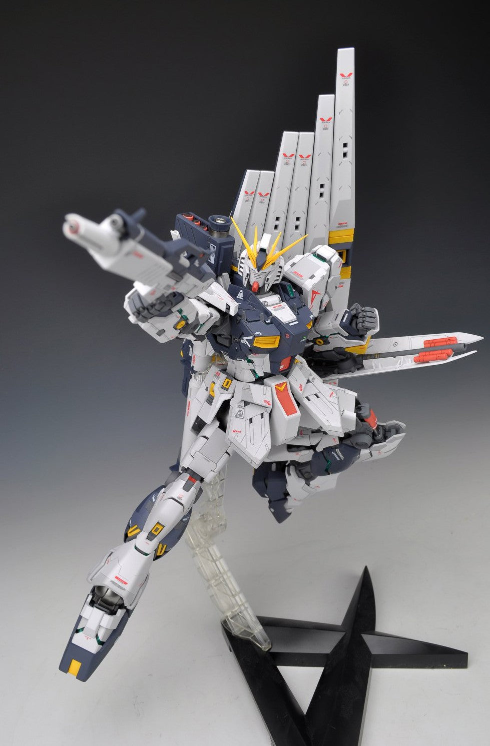 1/100 MG Nu Gundam Ver.Ka Bandai 69.99 OEShop
