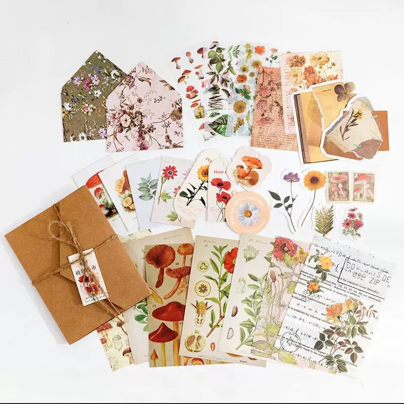 Candy Poetry Vintage Scrapbook (30 pieces)