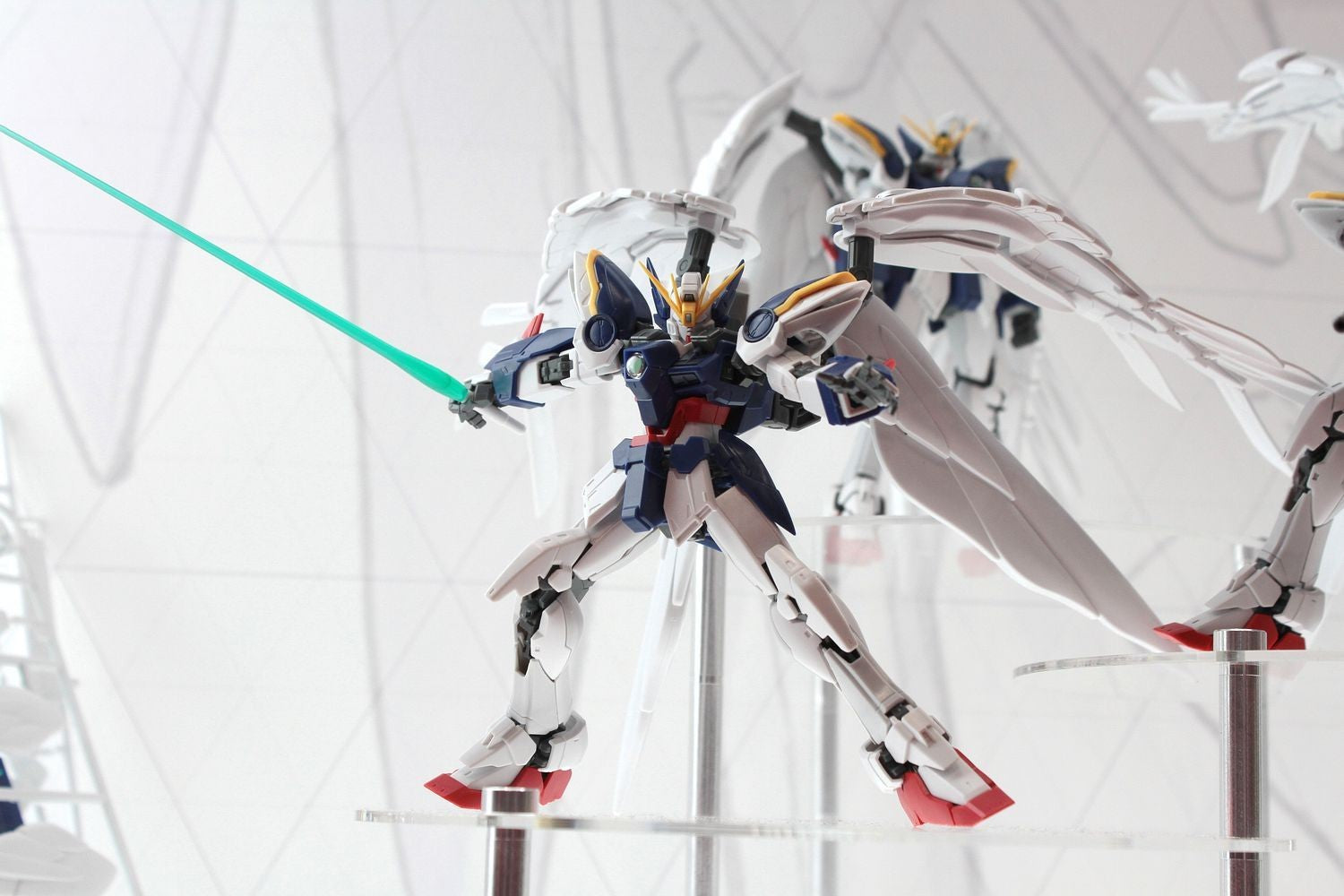 1/144 RG 17 Wing Gundam Zero EW Bandai 27.99 OEShop