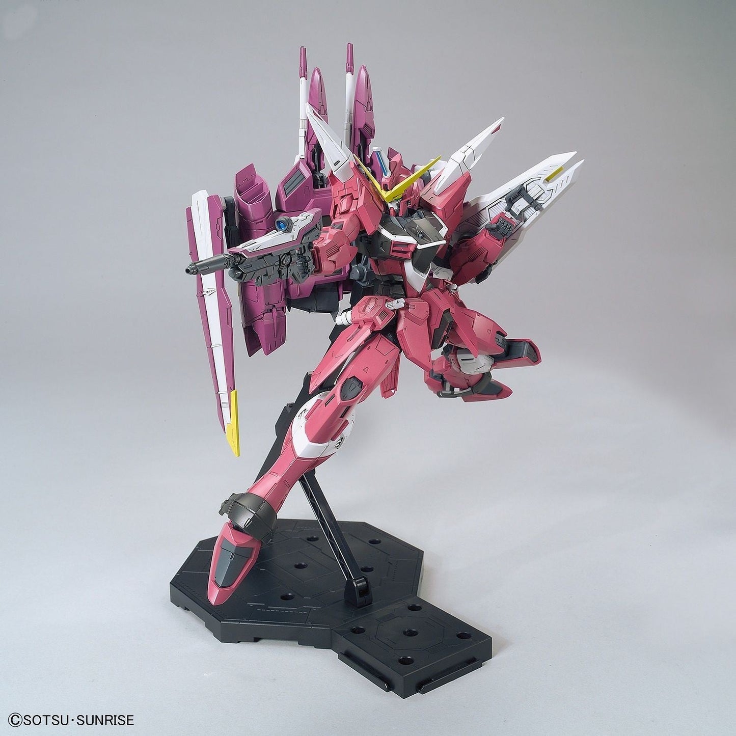 1/100 MG Justice Gundam Bandai 52.97 OEShop