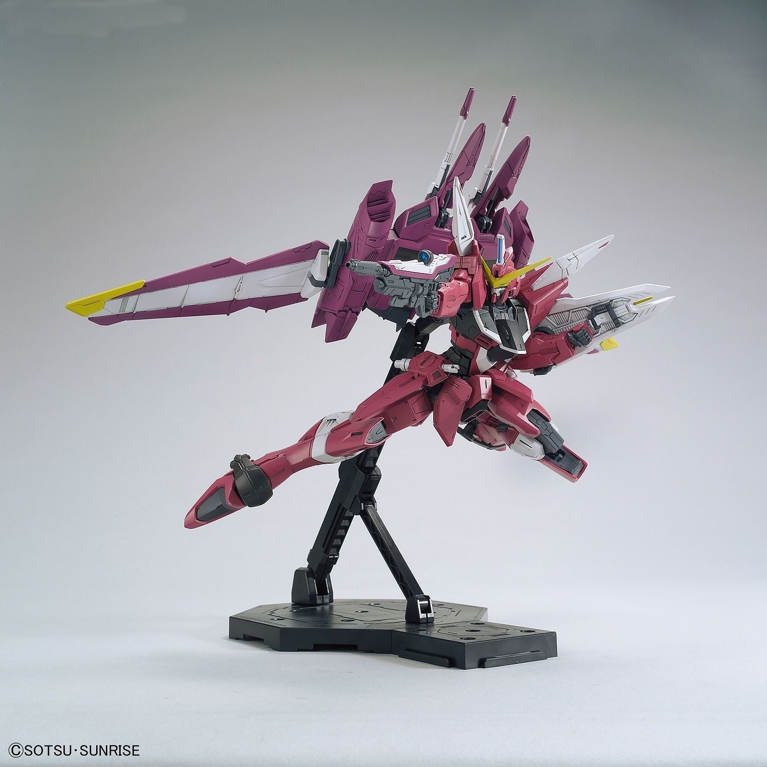 1/100 MG Justice Gundam Bandai 52.97 OEShop