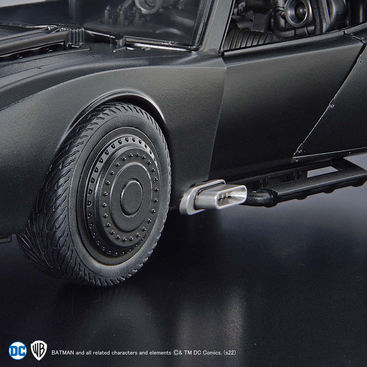 Bandai 1/35 New Batmobile (The Batman Ver.)