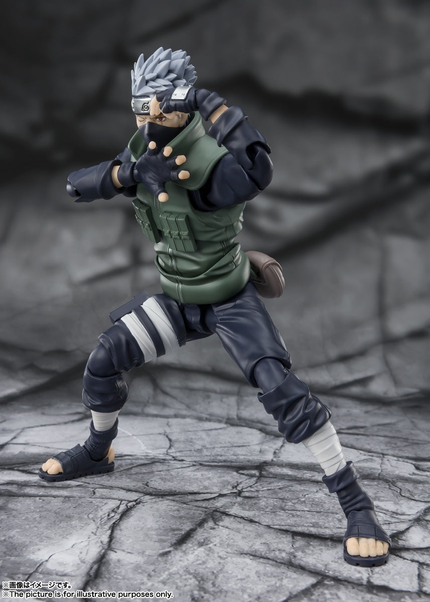 Bandai Tamashii Nations S.H. Figuarts Kakashi Hatake -The roaring hero of Sharingan Action Figure