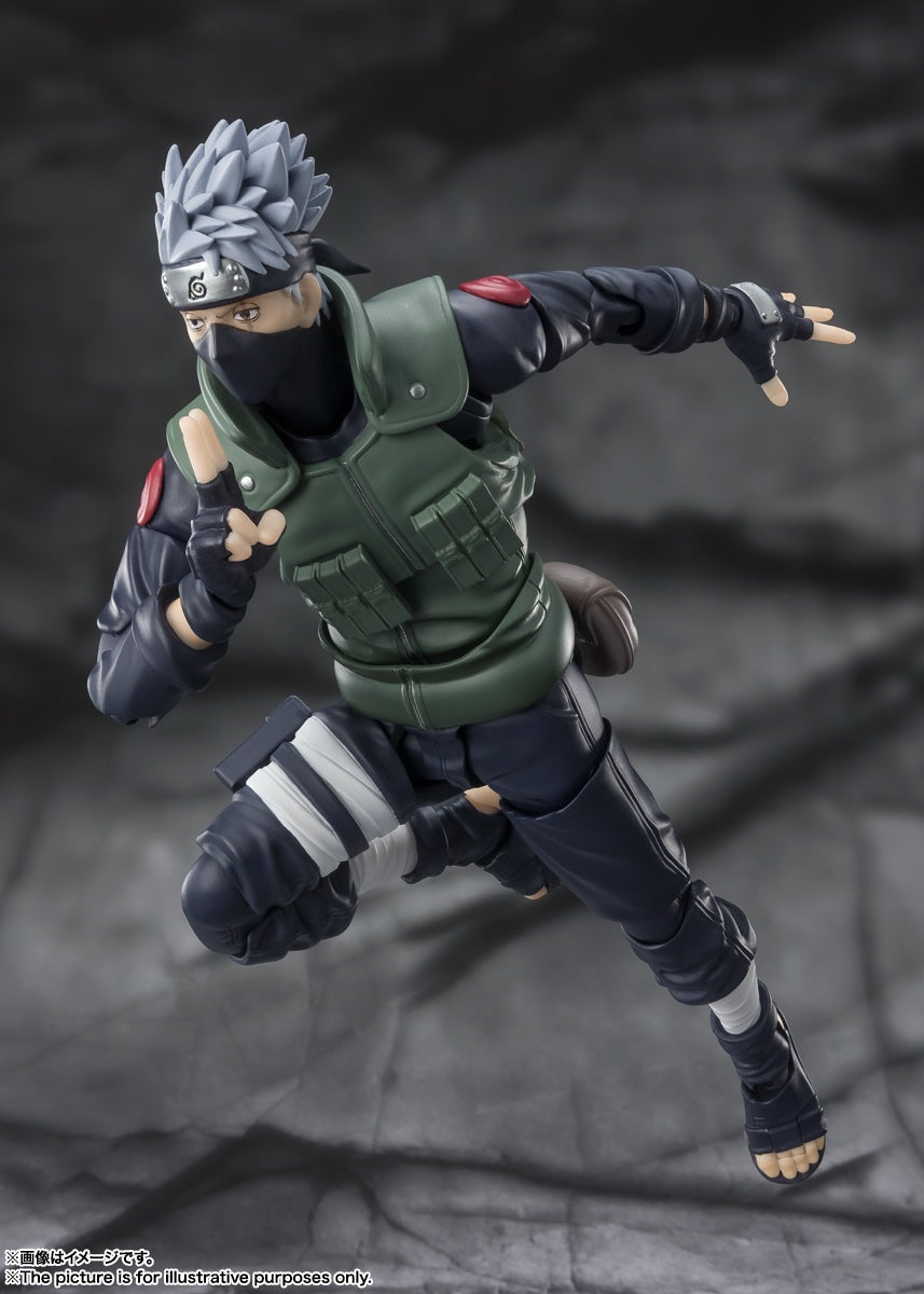 Bandai Tamashii Nations S.H. Figuarts Kakashi Hatake -The roaring hero of Sharingan Action Figure