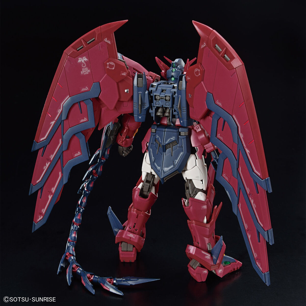 1/144 RG 38 Gundam Epyon (Mobile Suit Gundam Wing)